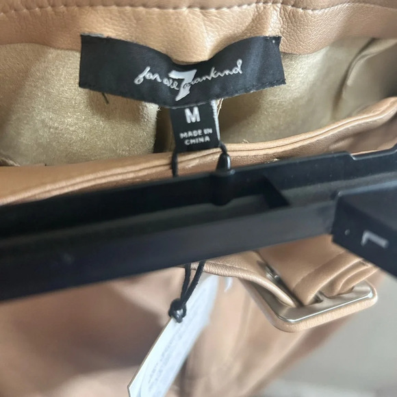 7 for all Mankind Tan Faux Leather Belted Wide Leg Pants NWT M - Picture 4 of 8